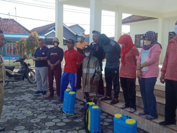 Penyemprotan desinfektan Ke Seluruh Desa Penusupan